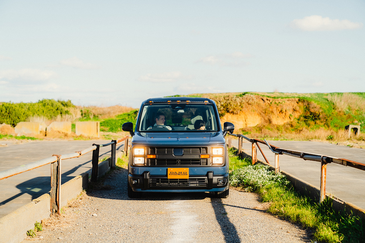 DAMD RESONATOR ステップワゴン フロントビュー 角目4灯